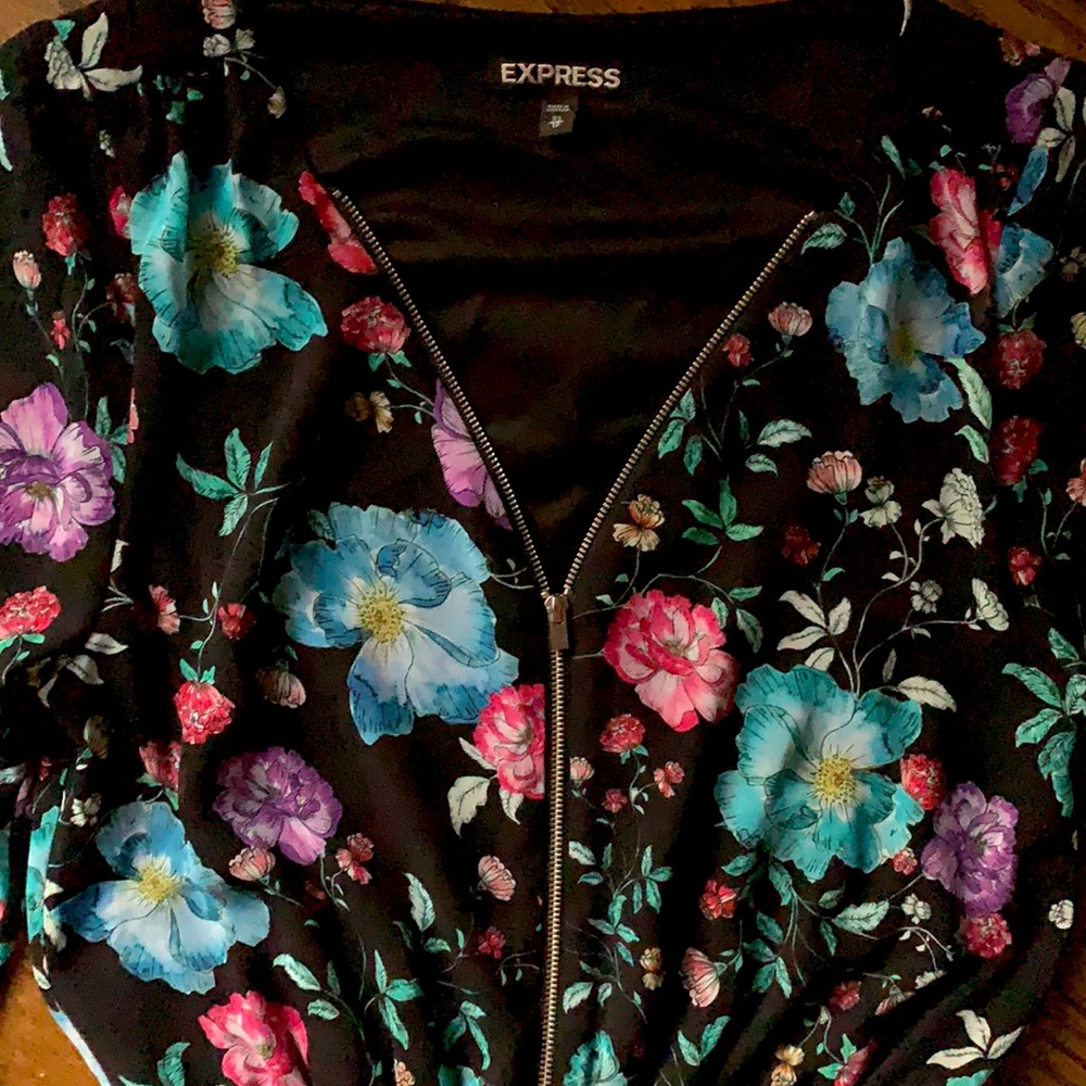 Long-sleeve Express romper, Size XS - Picture 3 of 3
